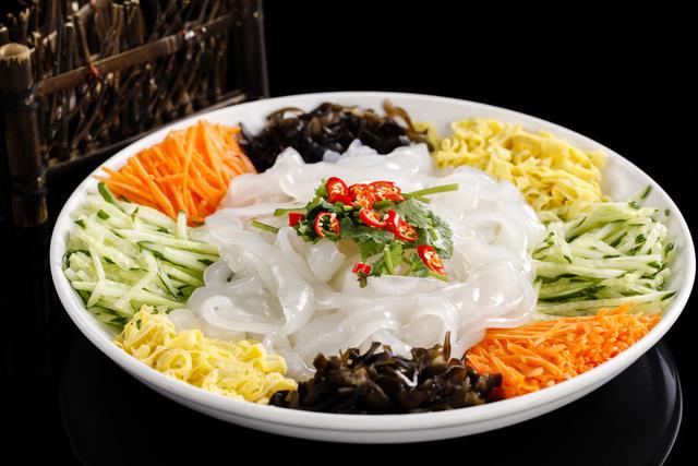 这样拌凉菜,比饭店拌的好吃|生抽|金针菇|腐竹_新浪网