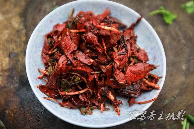 重阳节在从江的小翁村作客,一盘美味的红肉却吓到了东北来的客人