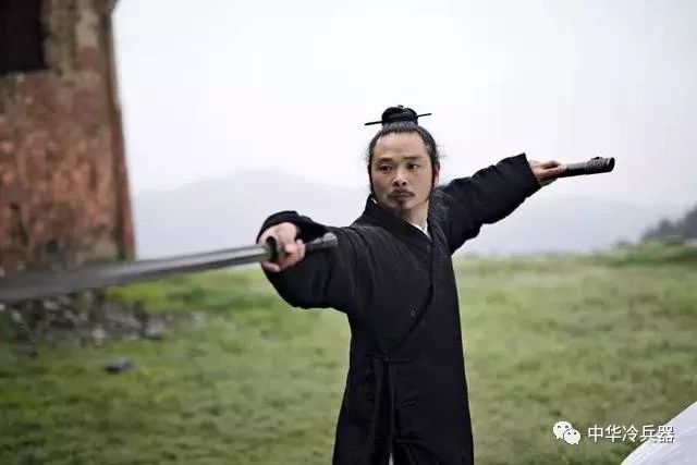 从古代的杀伐利器到现在的文化传承中国剑术究竟经历了怎样的发展