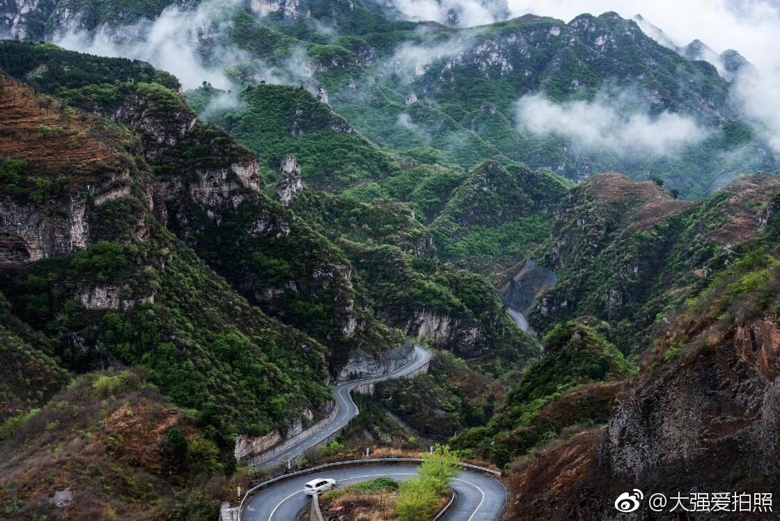 北京西南最美弯道 房山红井路
