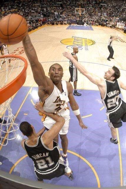 邓肯是被隔扣专业户?看这些隔扣图你就明白,科比姚明也扣过