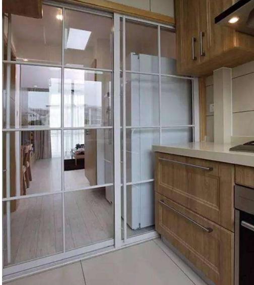 厨房安推拉门不实用了?子母门真的好吗?老师傅这样说!