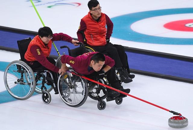 中国冰壶队冬残奥会创历史，可以媲美夏残奥会夺银的盲人足球队