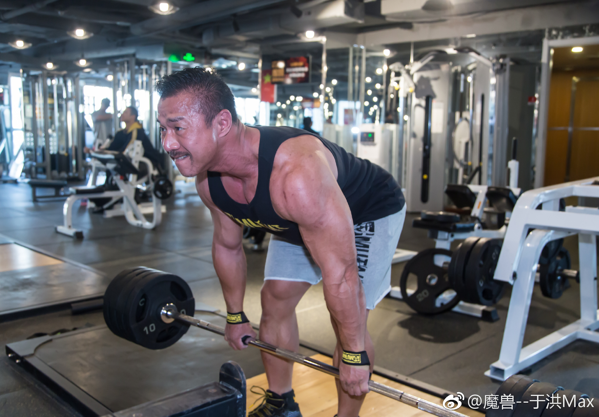 同样练杠铃划船,什么原因让你和一般人不一样