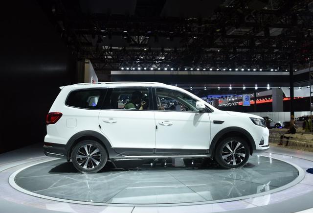 10万落地就有全景天窗, 这3款suv, 谁是性价比之王?