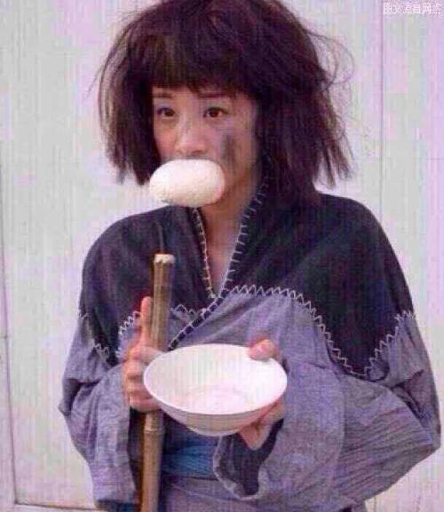 穷书生救一女乞丐乞丐报恩不仅助他金榜题名还嫁给他做老婆