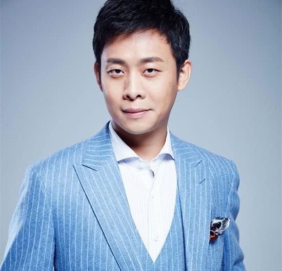 2010年凭借电影《钢的琴》获第23届东京国际电影节最佳男演员,第07届