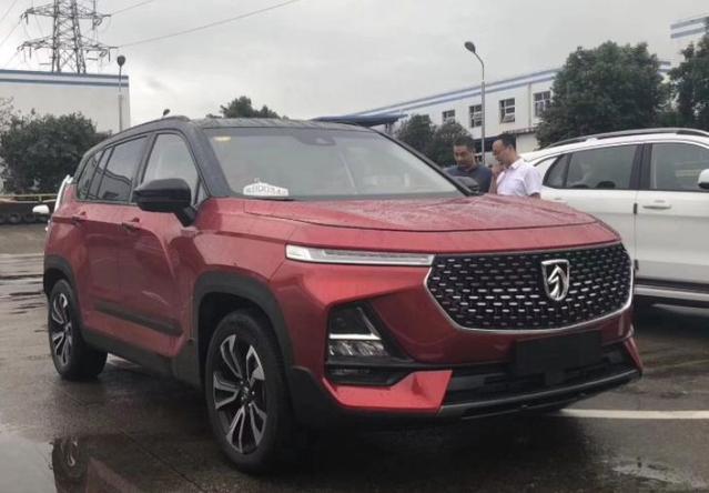 路边偶宝骏570,新车帅出新的高度,但这个售价大家能接受吗?-新浪汽车