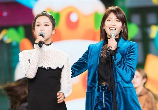 刘涛问杨紫为什么不跟张一山恋爱,回答让刘涛笑得面目"狰狞"