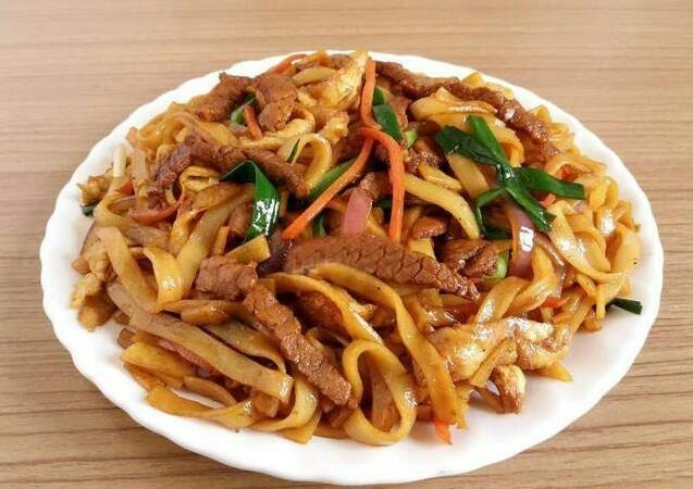 河粉怎么吃:教你将河粉吃出新高度|河粉|炒河粉|老抽_新浪新闻