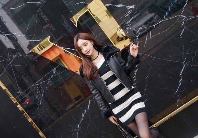 黑丝美腿美女孙允珠性感时尚街拍