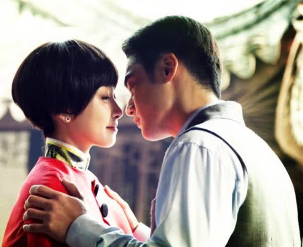 蒋劲夫留学放飞自我后再公开恋情,穿情侣装疑似同居