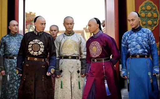 清朝的黄带子、红带子是什么意思?这两种带子有什么特殊福利?|带子|宗室|爵位_新浪新闻