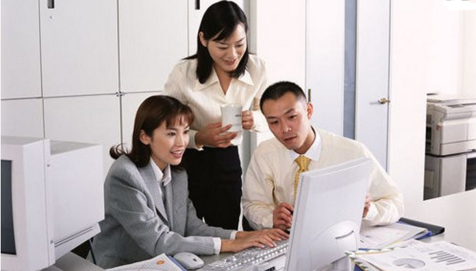 聪明的人喜欢向上司请教这几件事 上司不但不烦 而且还主动帮助