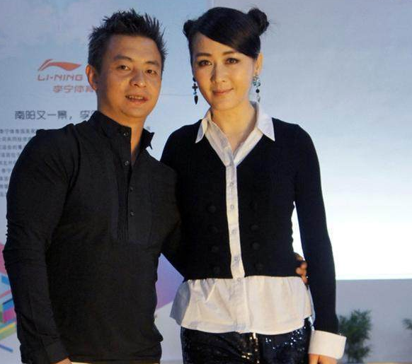 她是黄磊同班同学,嫁知名导演却离婚,如今被奥运冠军宠成女王
