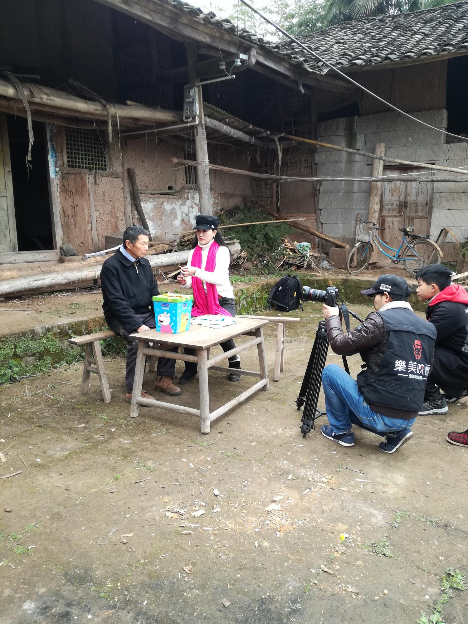 南充游子远在他乡,一首《南充》唱哭异乡的南充人!