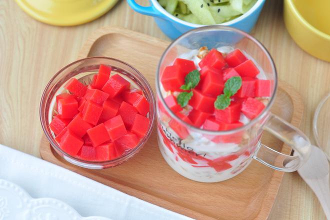 香甜又美味的下午茶|西瓜布丁酸奶杯|酸奶杯|西瓜|下午茶_新浪新闻