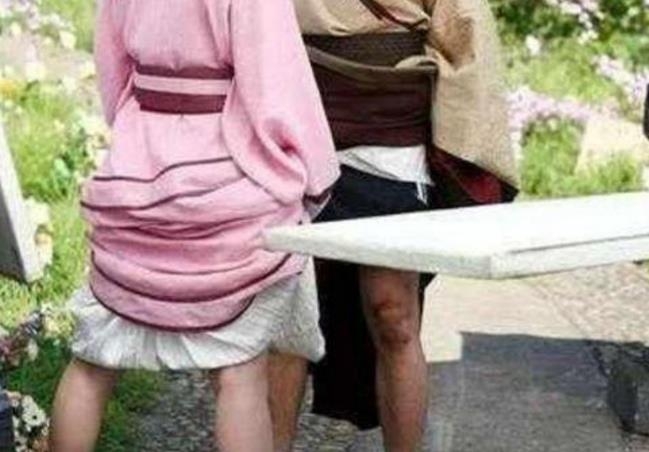 图五拿人当马骑