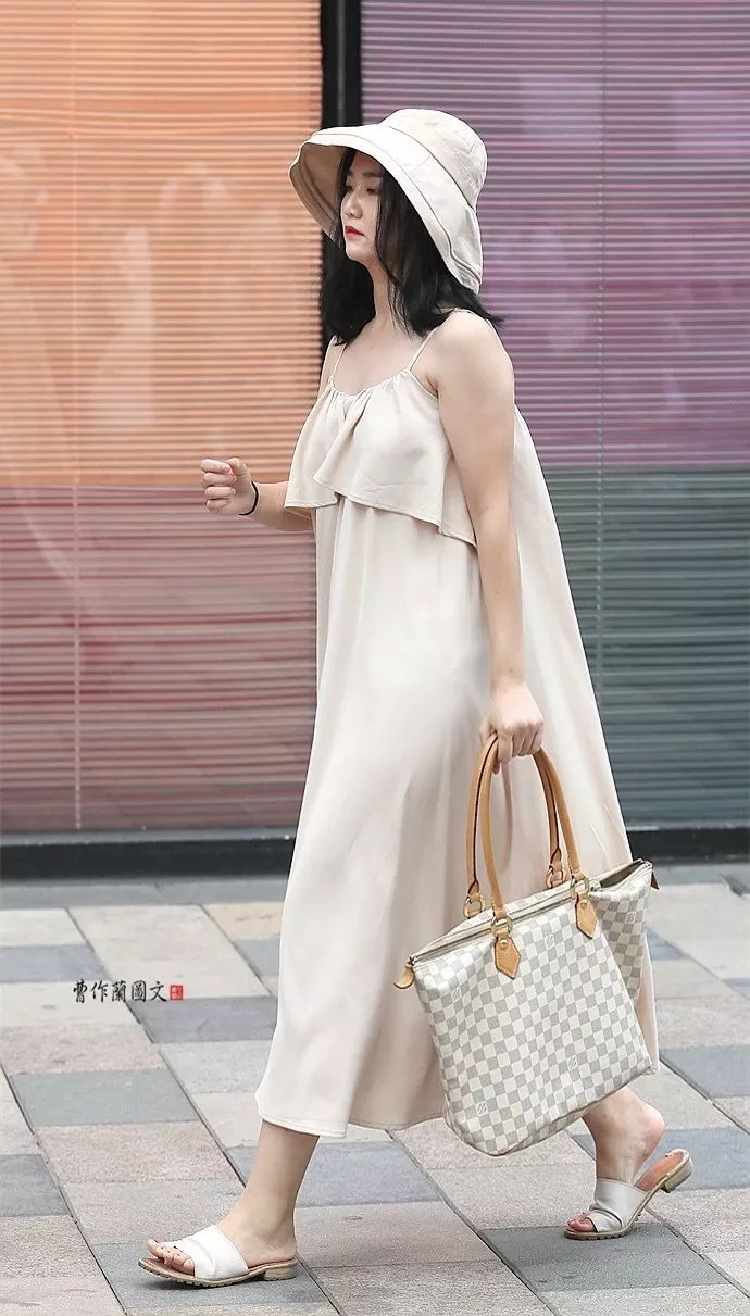 宁波品茶中高端(白衣服女生街拍)-街拍大全-文案