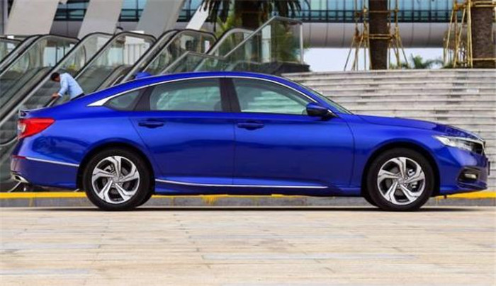 十代雅阁亮相,史上超帅雅阁,售15万,干翻思域,重登王者宝座-新浪汽车