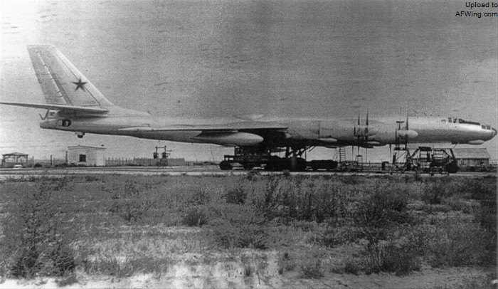 正文       图-119核轰炸机   图-119,是苏联图波列夫设计局在图-95