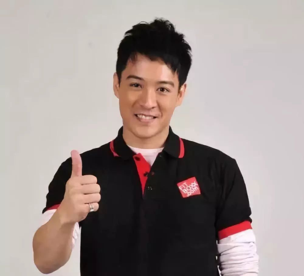 曾与钟嘉欣合演情侣档备受关注|钟嘉欣|陈智燊|训练班_新浪新闻