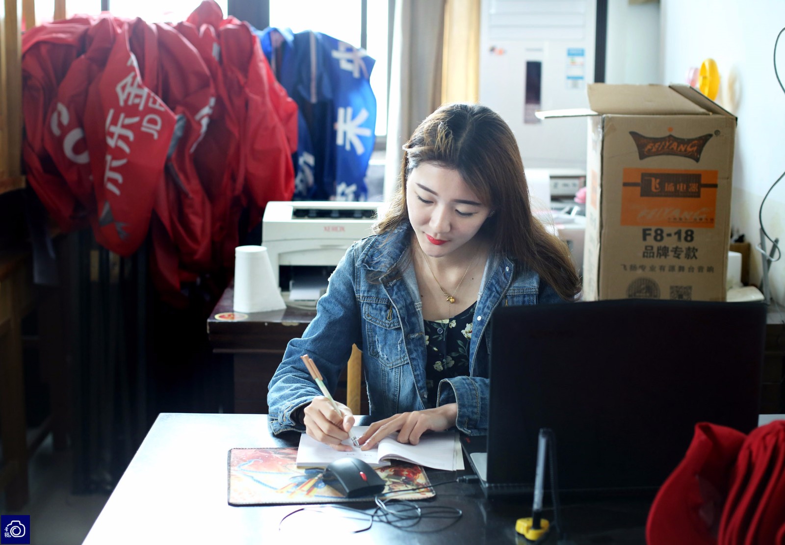 女大学生4年获33张荣誉证书,帮助2000名贫困孩子,从未谈过恋爱