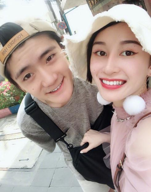 发朋友圈侮辱易烊千玺,杨雅捷向易烊千玺道歉,你原谅她吗?