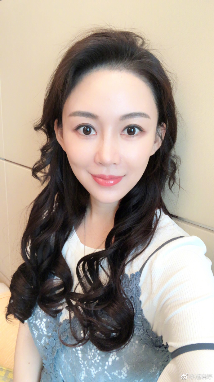 36岁潘晓婷"精华液"满脸显滋润,网友却离不开一话题