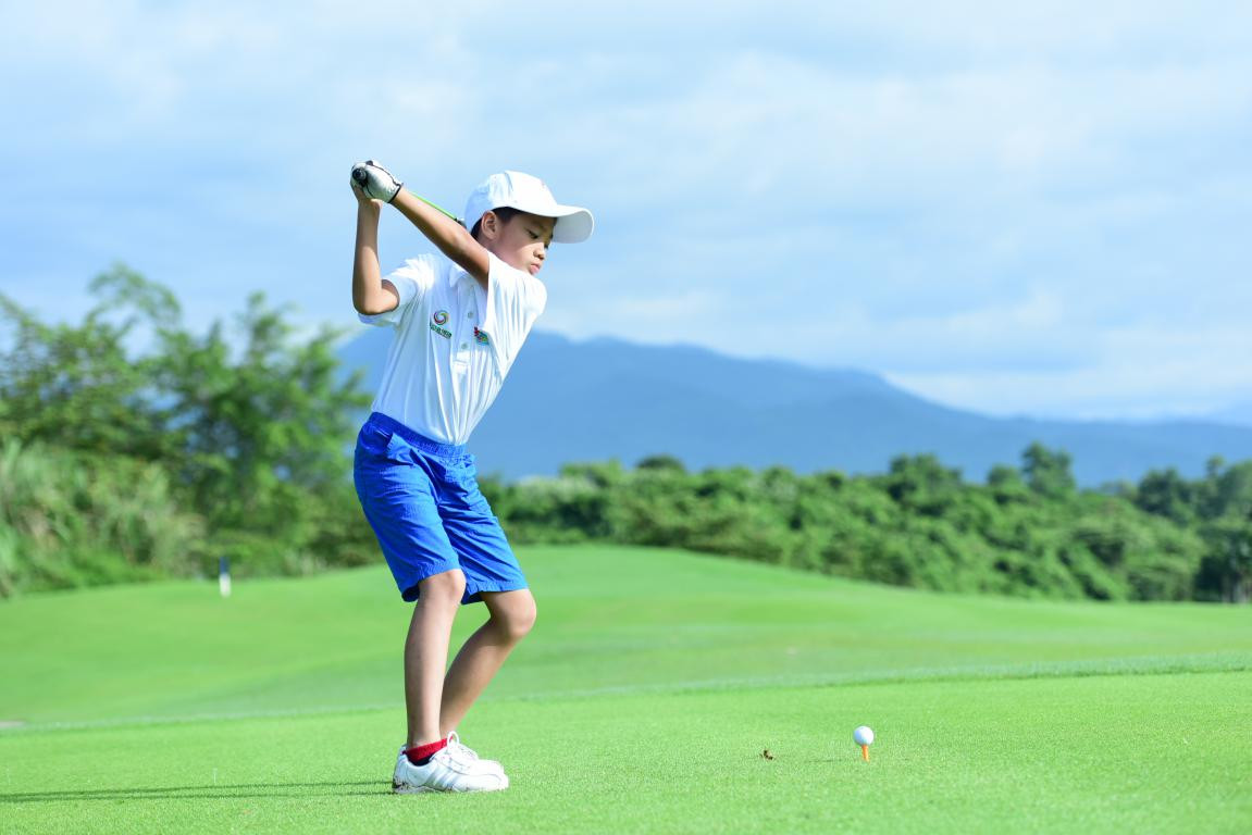 2018保亭青少年高尔夫球公开赛首轮战报