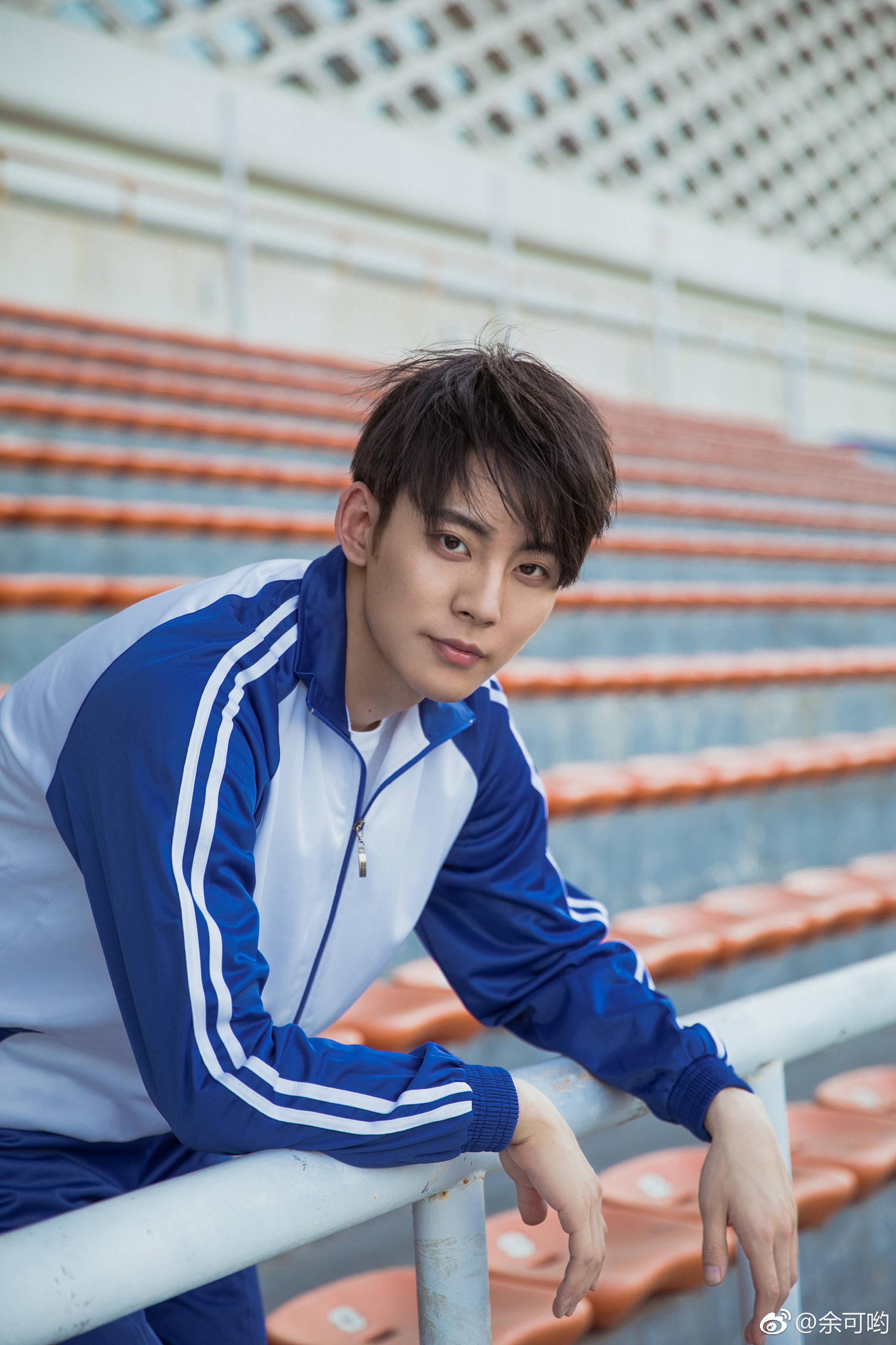 位最近讨论度很高的帅哥——北京交通大学校草余可@余可哟 法律系男神