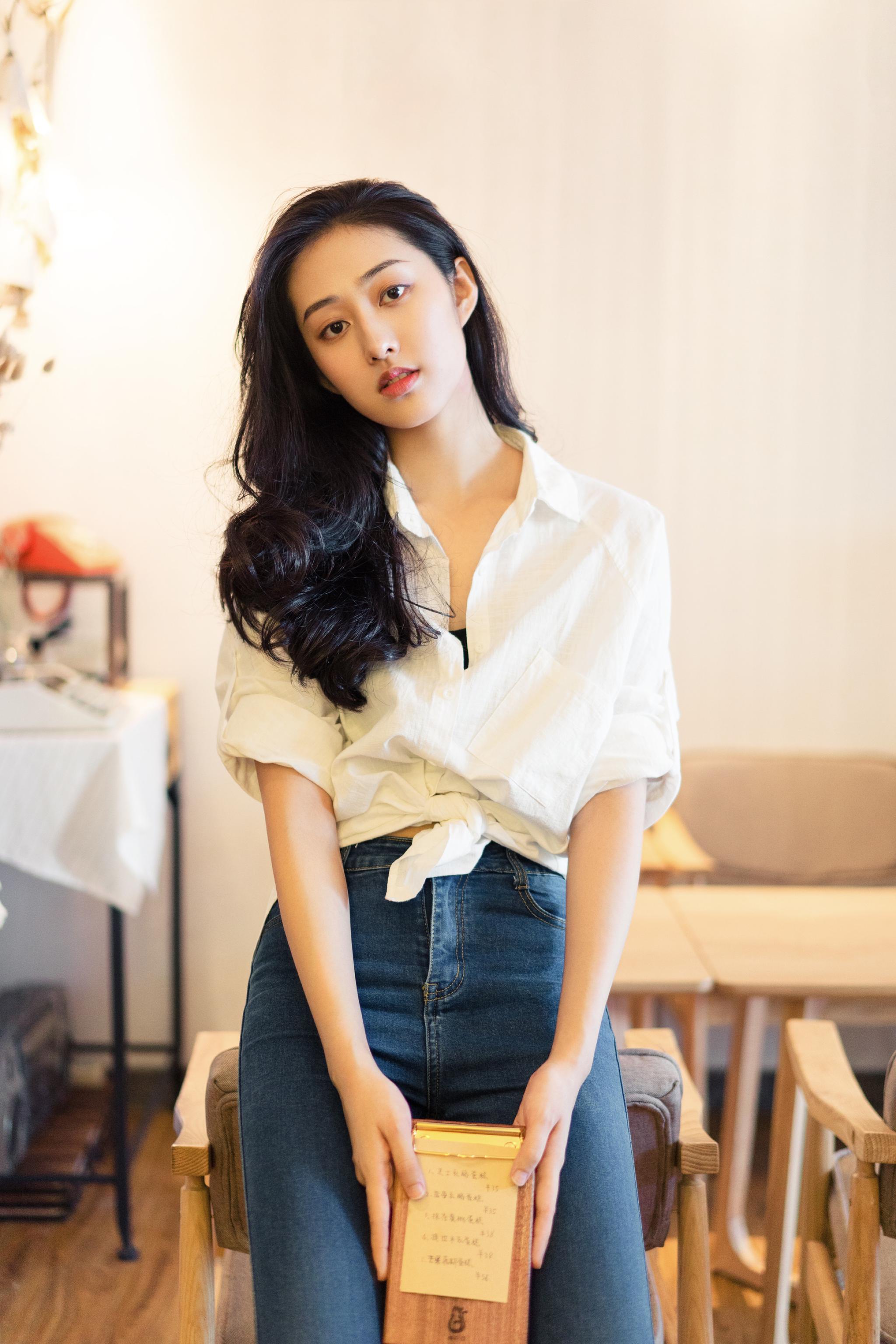 文艺学姐范的@__小芸__ 似乎…往事…谁娶了多愁伤感的你…@煮菜姑|小