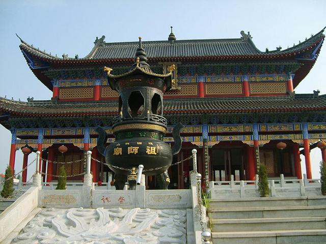 湖北荆州人口最多的县,与湖南岳阳接壤,拥有华容古道景区