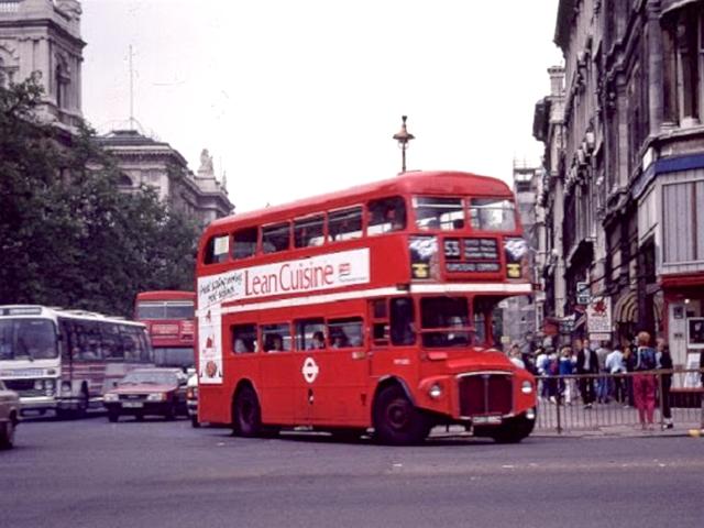 八十年代英国伦敦街头的中国女孩