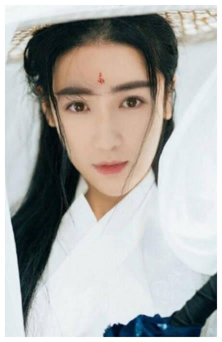 朱一龙穿上女装太清纯了网友他美起来就是没女人的什么事了