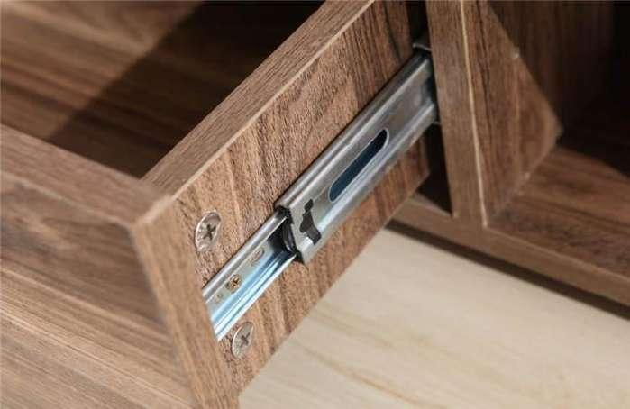 12岁男孩不肯和妈妈分床睡打开抽屉看一物妈妈满脸尴尬