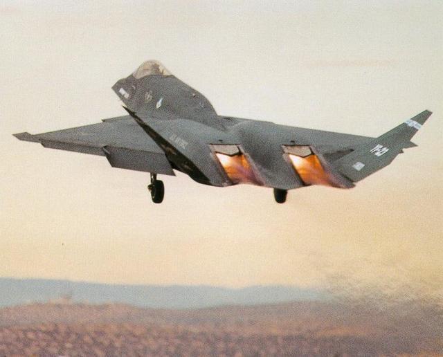 yf-23型战斗机在使用yf-120引擎时,原型机不开加力的巡航速度就可以