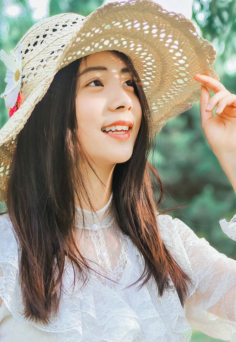 可爱顽皮草帽少女清新甜美笑容写真集