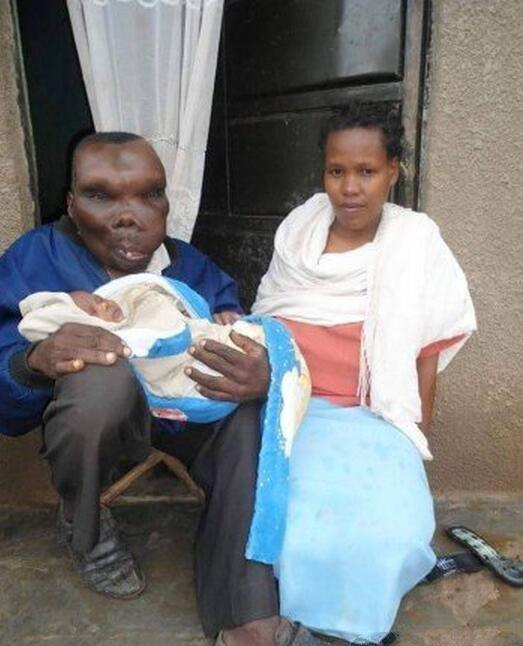 【两性】世界上最丑的男人, 取了2个老婆, 47岁是8个孩子的父亲