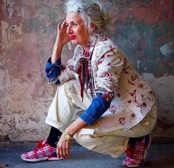 sarah63岁了,竟然活出了18岁的模样,原因竟然是它?