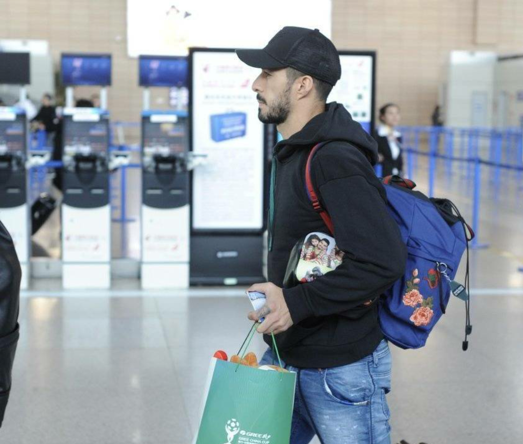 中国杯结束后,乌拉圭头号球星苏亚雷斯,今日离