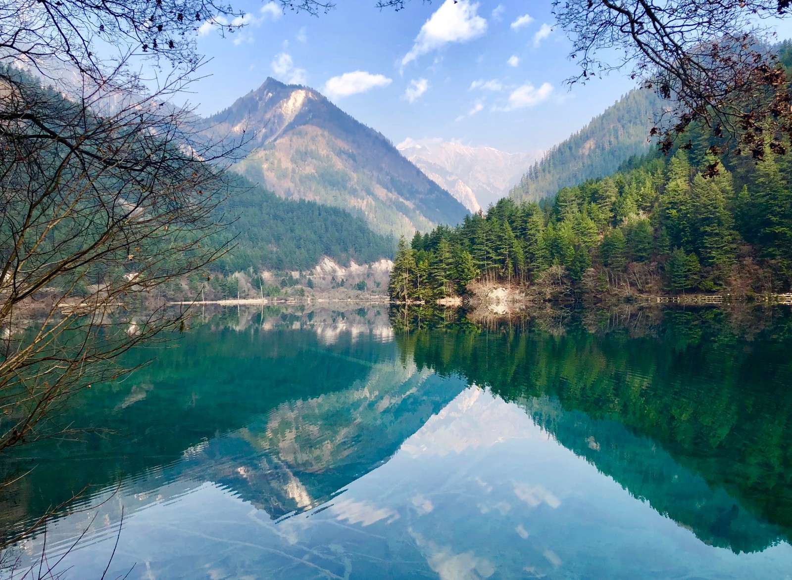 九寨沟地震后重新开放,手机实拍美景,但有几点游客注意事项