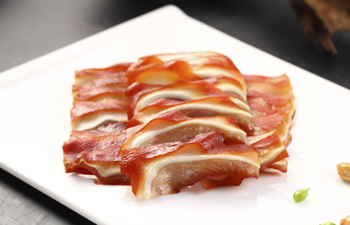 这道菜脆嫩爽滑, 美味可口, 制作简单