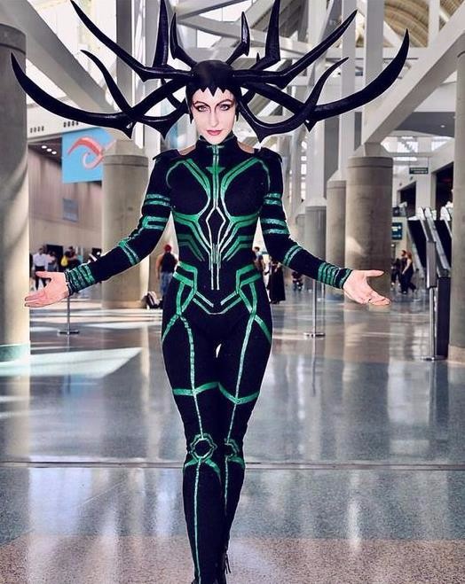 漫威电影角色cos,不管黑毒液还是白毒液,呆萌的才是真的毒液!