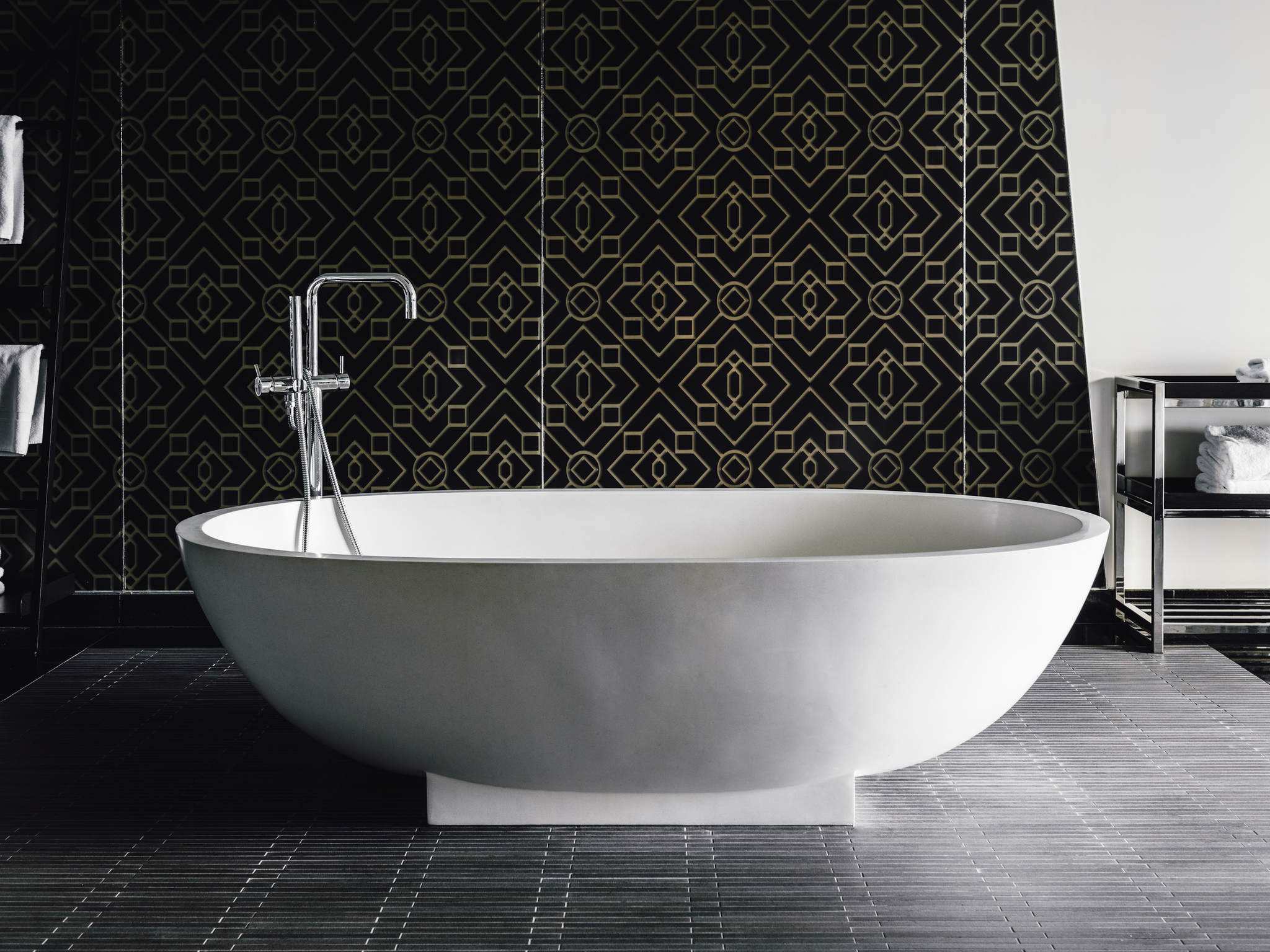 浴缸很多朋友都想过,如果有一套自己的房子,那就在卫生间里装个浴缸