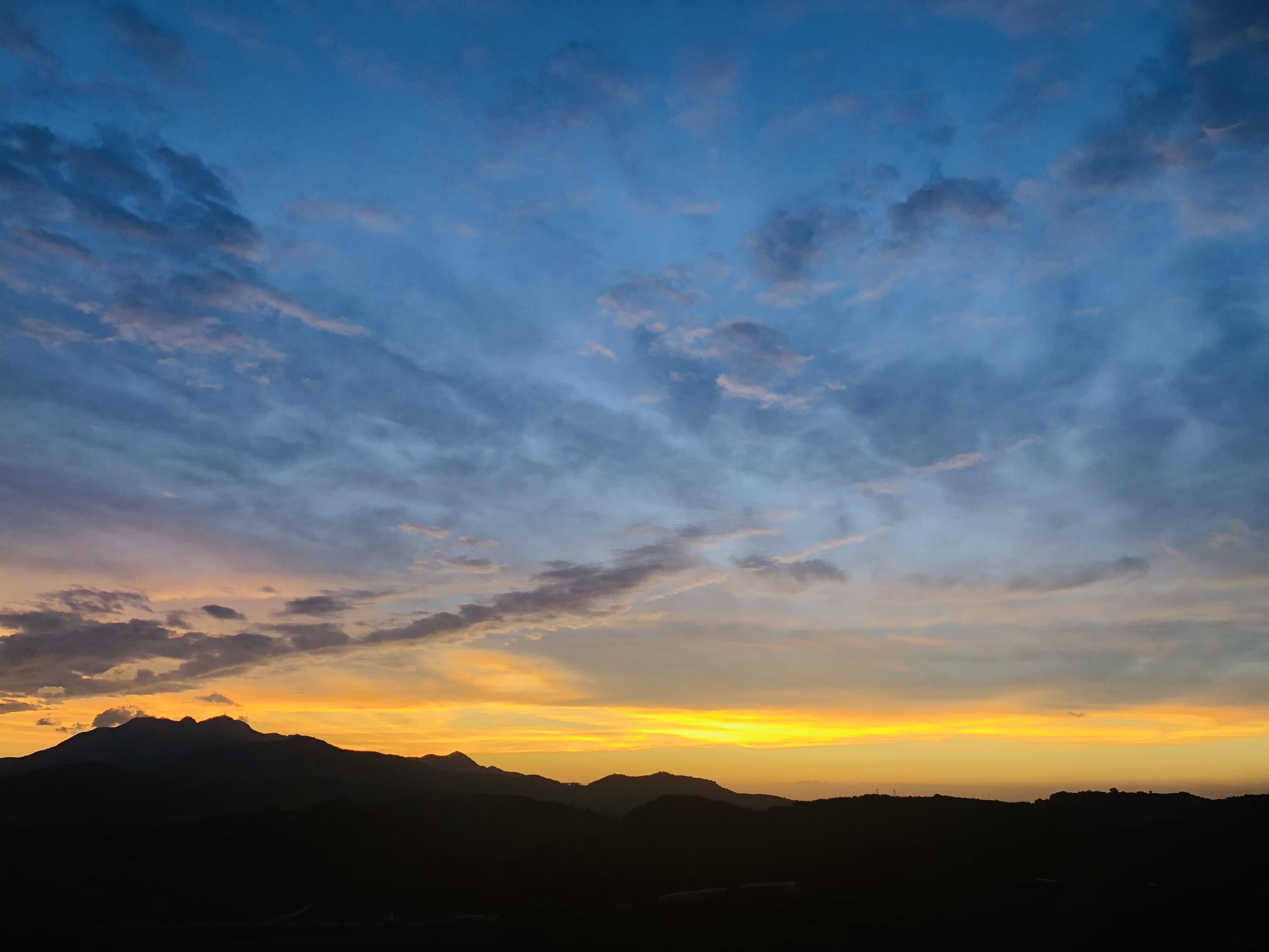 下午去了趟南边的山风景如画