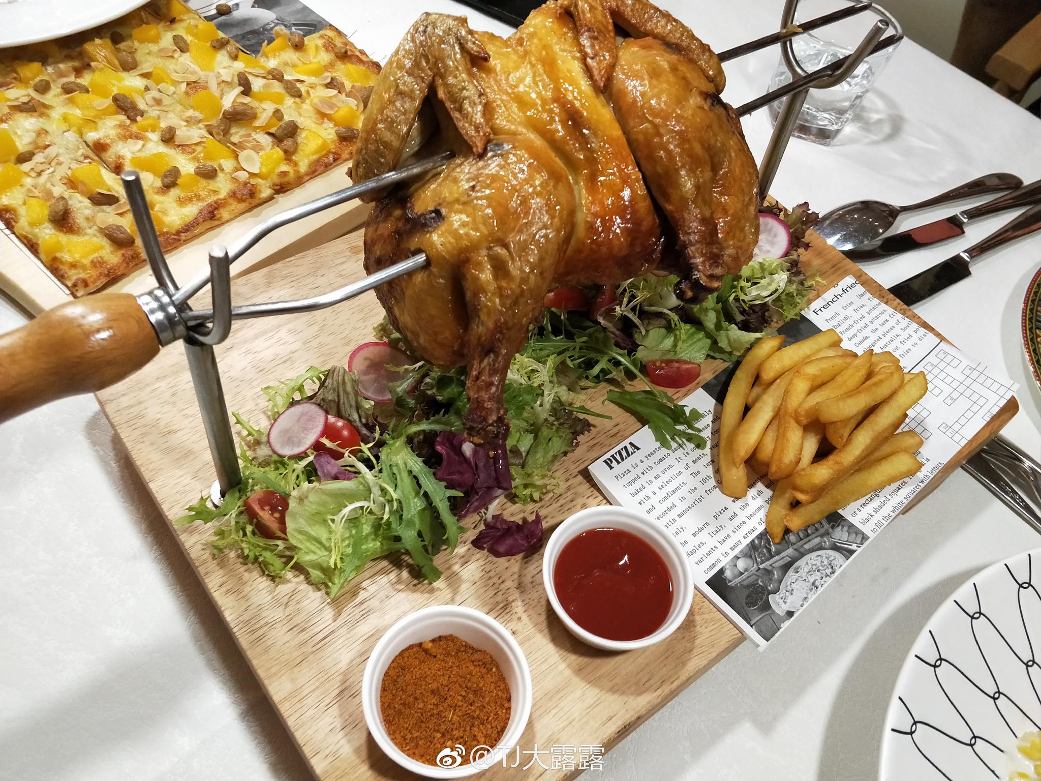 "1872音乐西餐吧"摆盘精致,味道也不错.每一种沙拉都颜值爆表