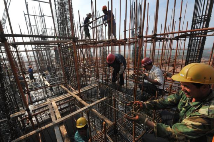 农民工来工地干活,路上花了2天时间,还要算工资?是否过分?|农民工|包