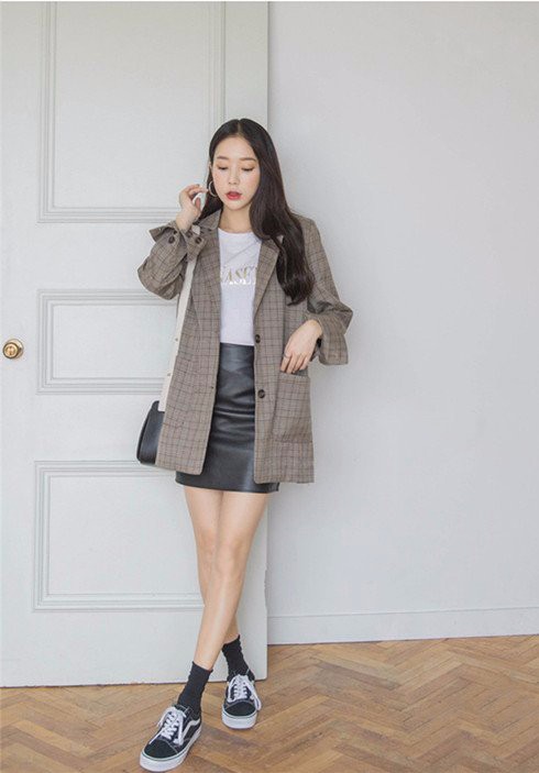 春夏交际再冷也不怕 女生西装外套搭配魅力满分