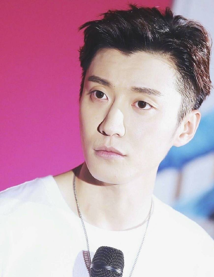 娱乐圈单眼皮男星,邓伦 黄轩 张若昀 刘昊然,谁的眼睛最迷人